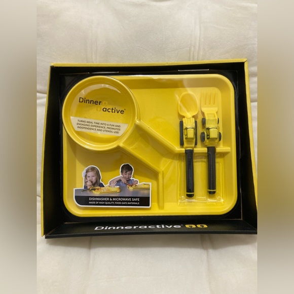 NEW DINNER ACTIVE KIDS DINING SET - Picture 2 of 9